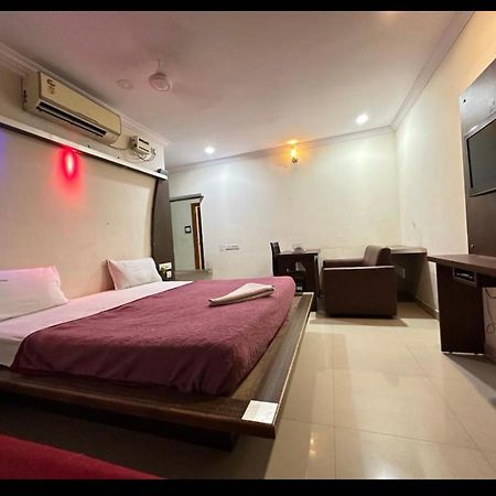 Siddi Vinayaka Hotel Хидерабад Екстериор снимка