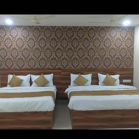 Siddi Vinayaka Hotel Хидерабад Екстериор снимка